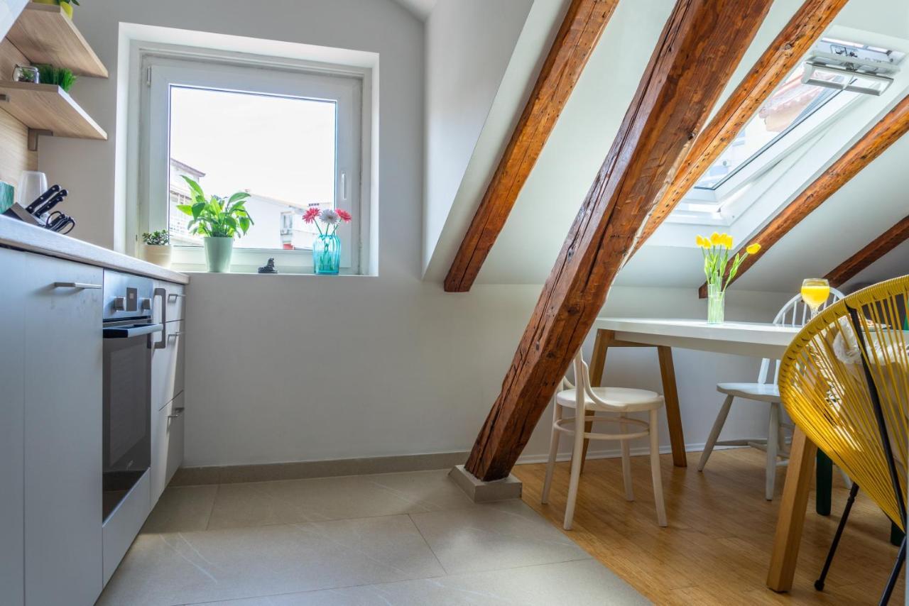Cool Attic Apartment Marina Сплит Экстерьер фото